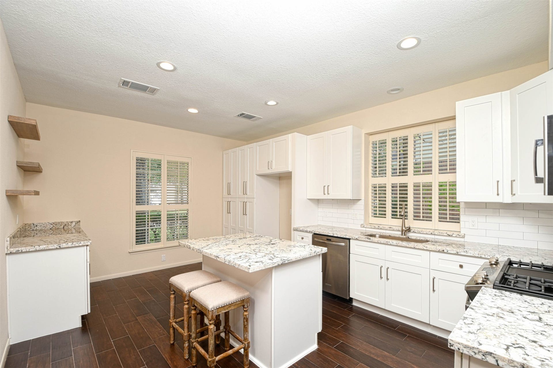 65 W Night Heron Place, The Woodlands, TX 77382 65 W Night Heron Place, The Woodlands, TX 77382