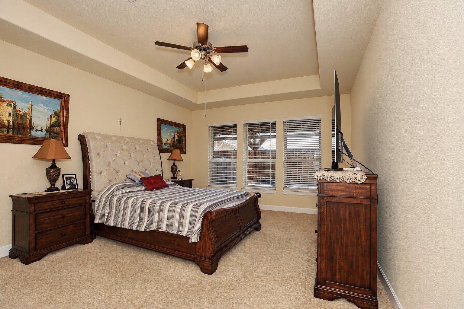 218 Bentwater Lane, Clute, TX 77531 Primary Bedroom
