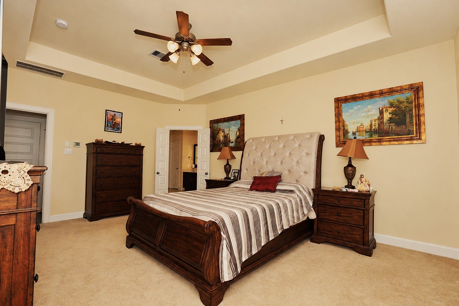 218 Bentwater Lane, Clute, TX 77531 Primary Bedroom