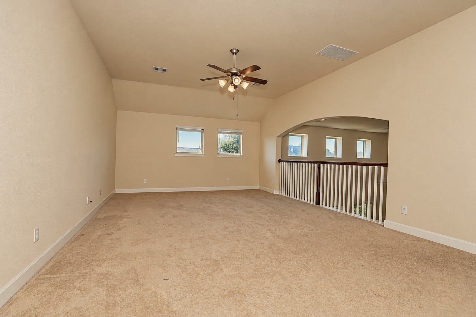 218 Bentwater Lane, Clute, TX 77531 Loft Media Living Area