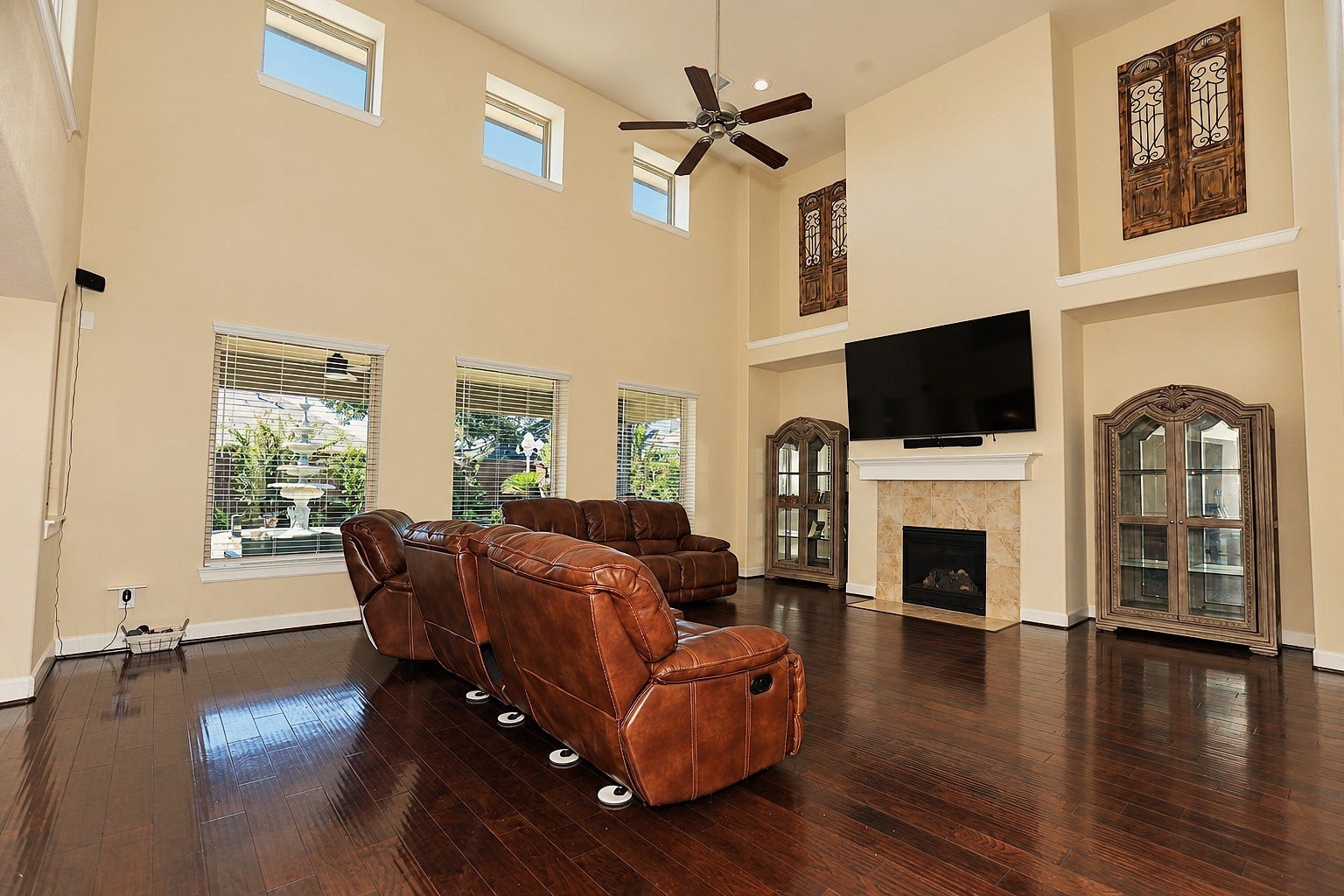 218 Bentwater Lane, Clute, TX 77531 Family Room