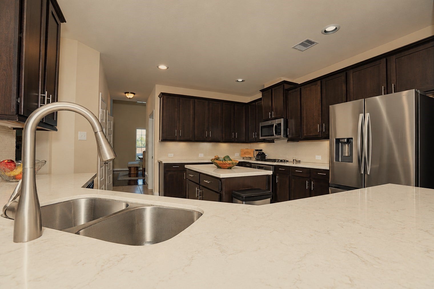 218 Bentwater Lane, Clute, TX 77531 Kitchen
