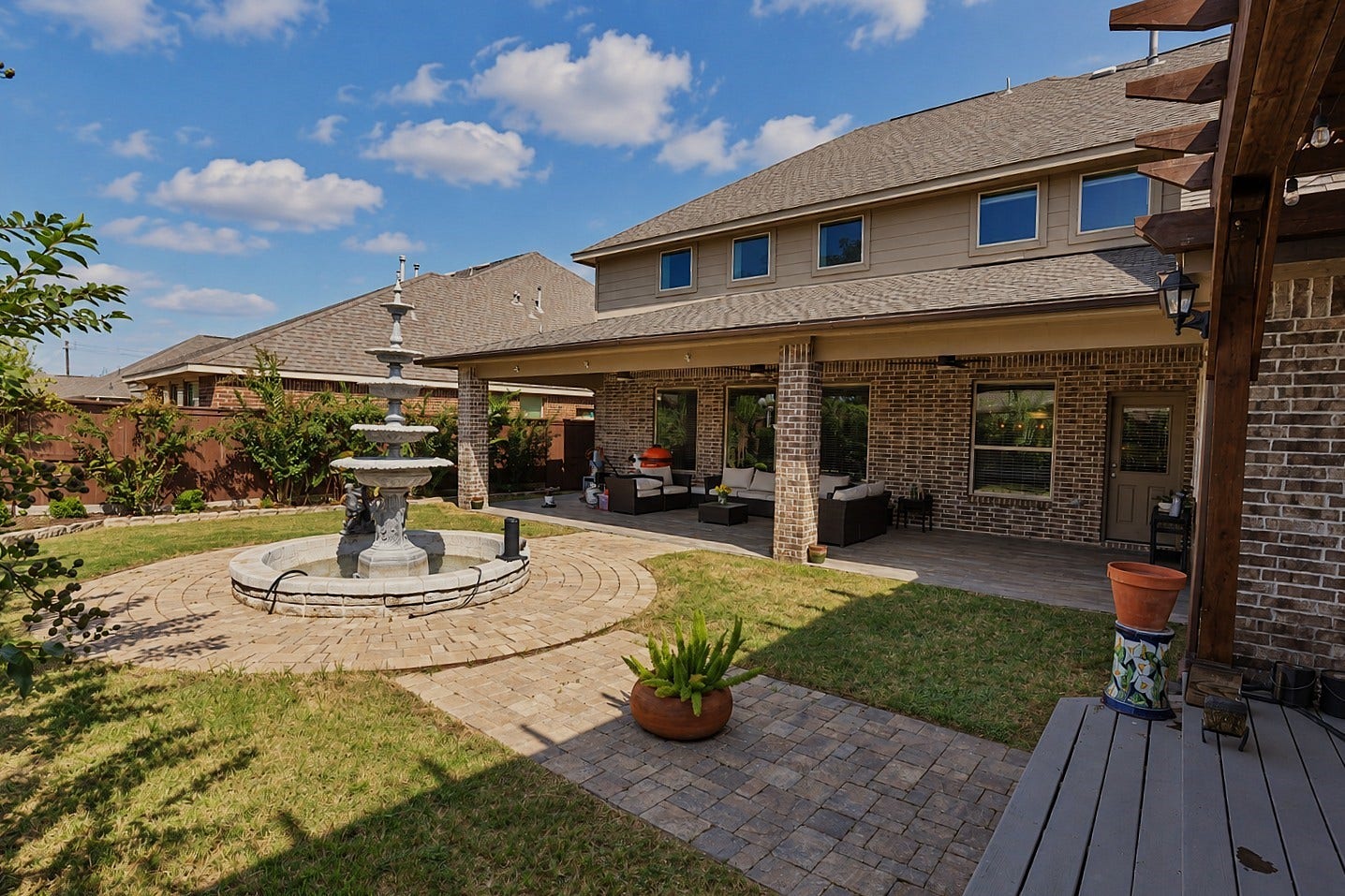 218 Bentwater Lane, Clute, TX 77531 Backyard