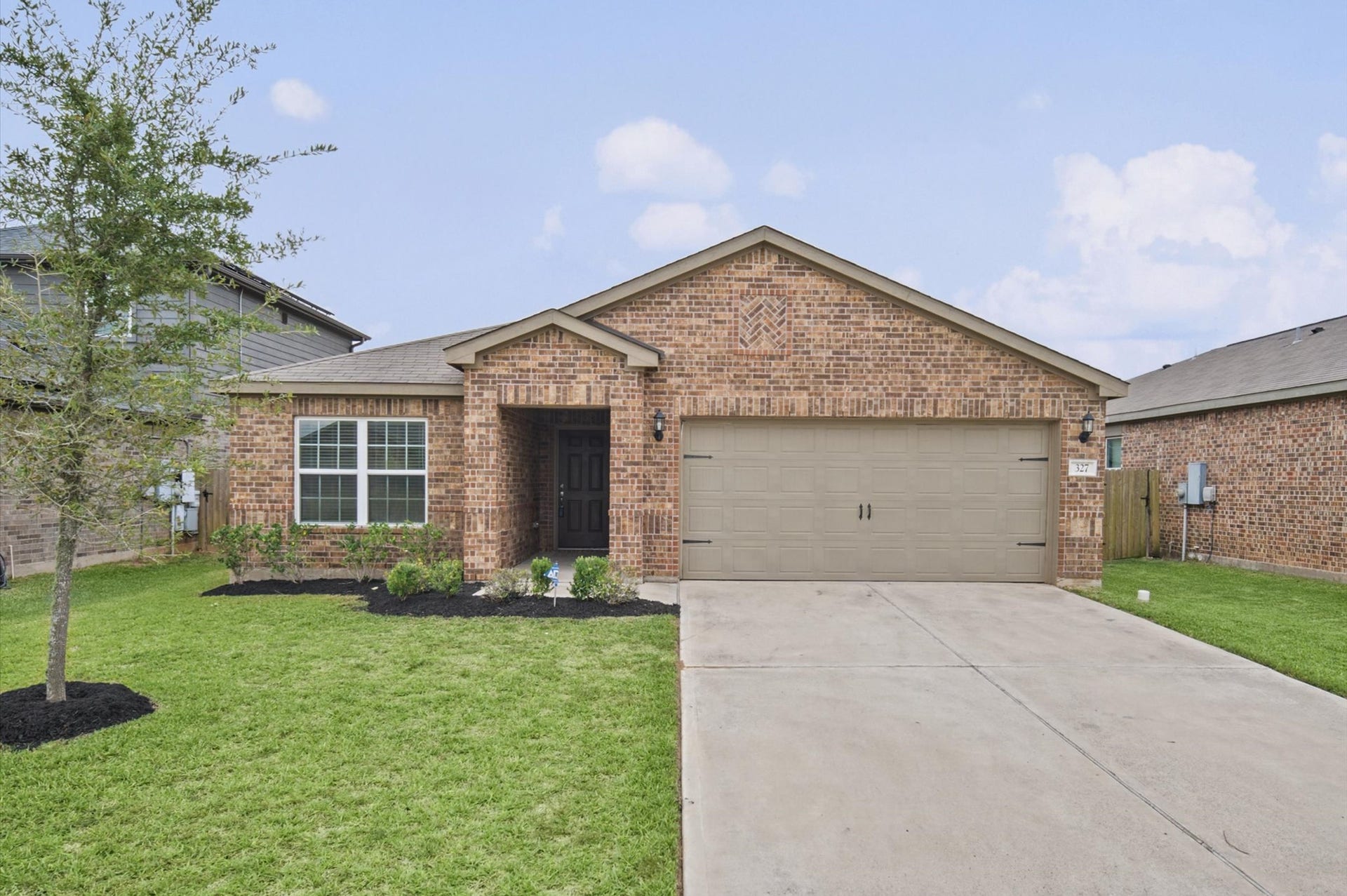 327 Spanish Stone Drive, Katy, TX 77493 Freshly painted, new carpet and landscaping, this home is ready for you to move in!