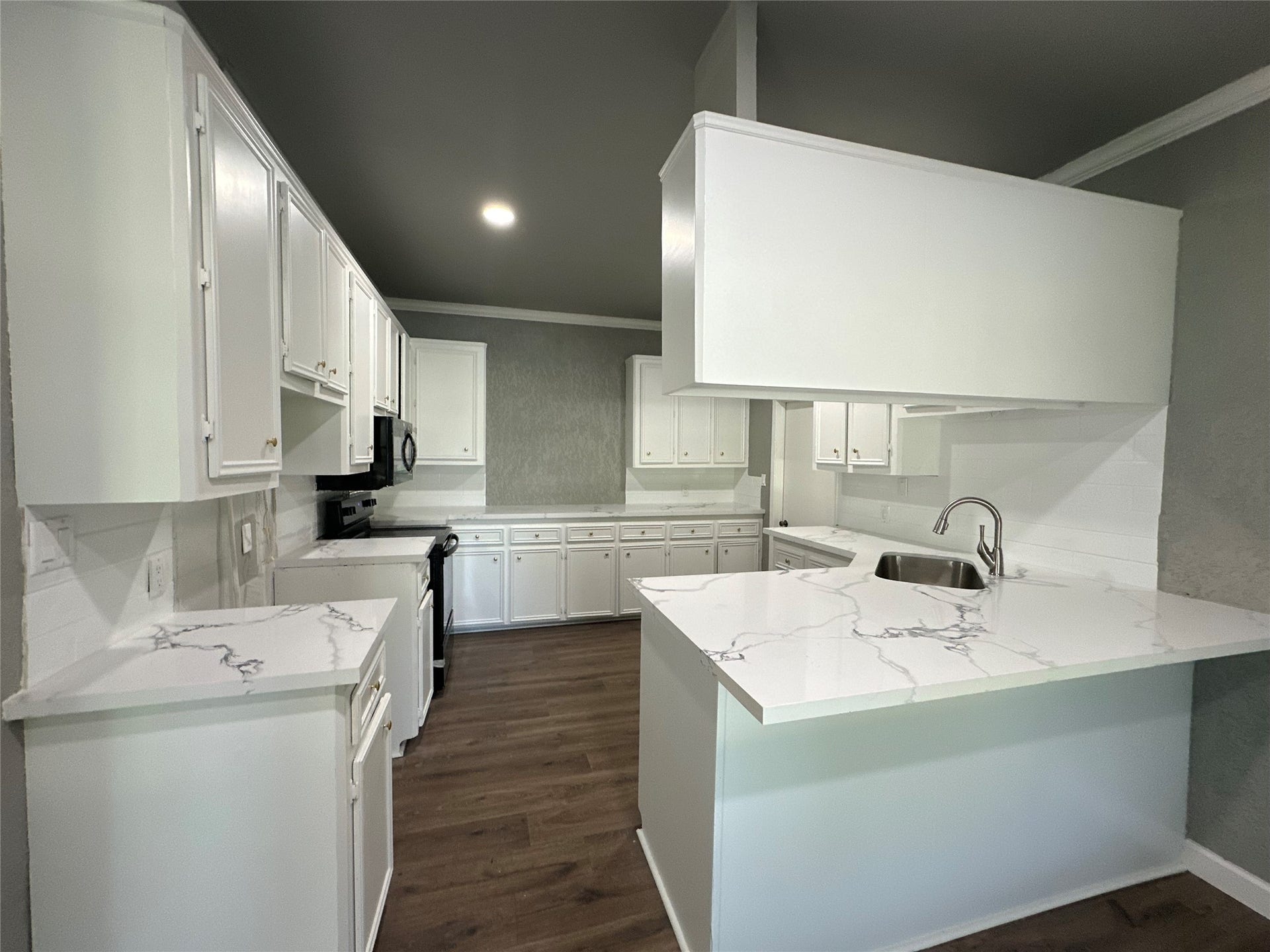 40344 Harpers Church Road, Hempstead, TX 77445 View of the kitchen form the dining area