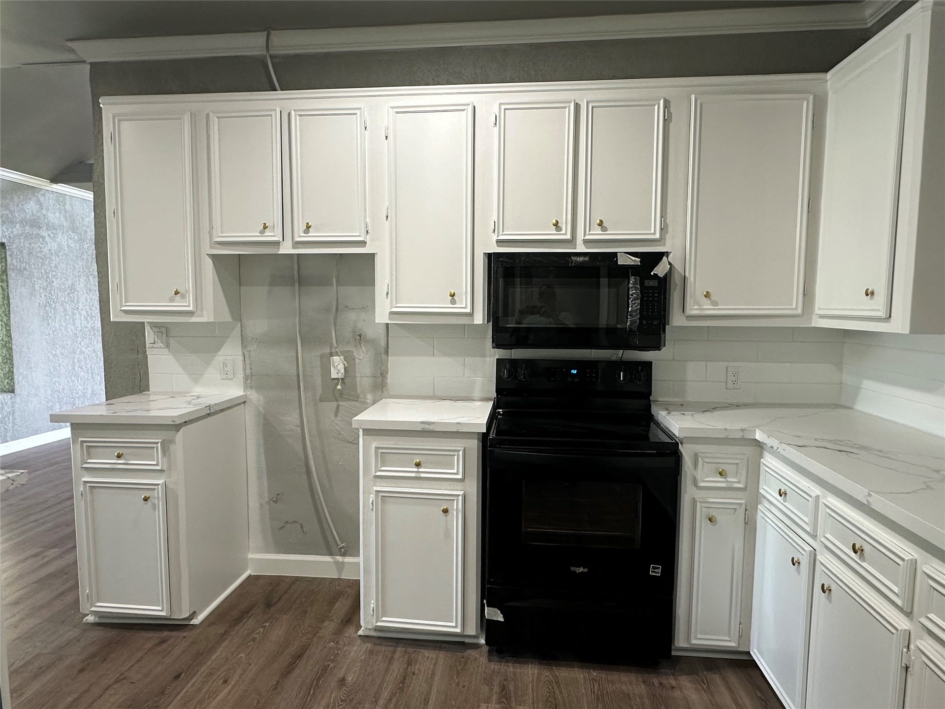 40344 Harpers Church Road, Hempstead, TX 77445 view of the Cooking area and built-in microwave.