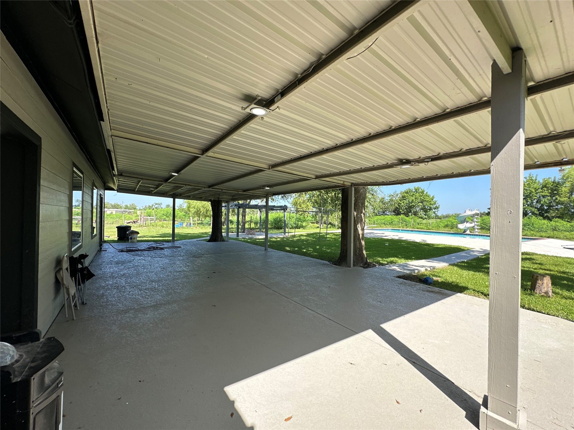 40344 Harpers Church Road, Hempstead, TX 77445 Oversize covered backyard patio great for oudoor entertaining
