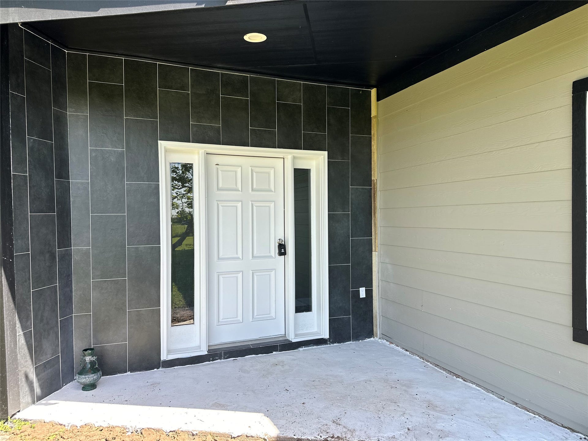 40344 Harpers Church Road, Hempstead, TX 77445 Front door and covered entrance to the house