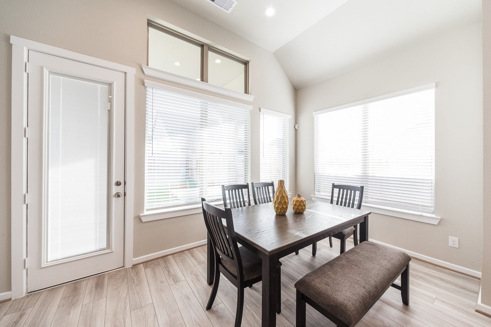 8718 Myrtle Bend Drive, Missouri City, TX 77459 Breakfast Area