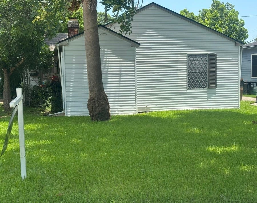 Property photo for 417 S Kansas Street, La Porte, TX