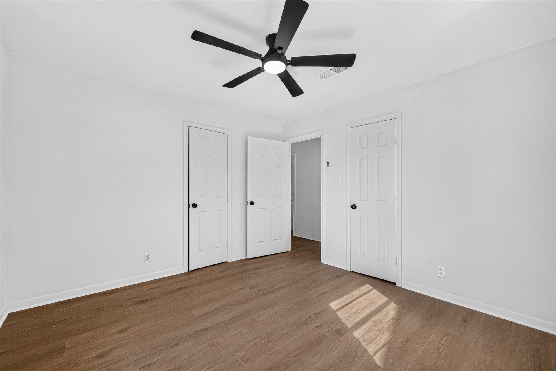 4637 Brinkley Street, Houston, TX 77051 4637 Brinkley Street, Houston, TX 77051