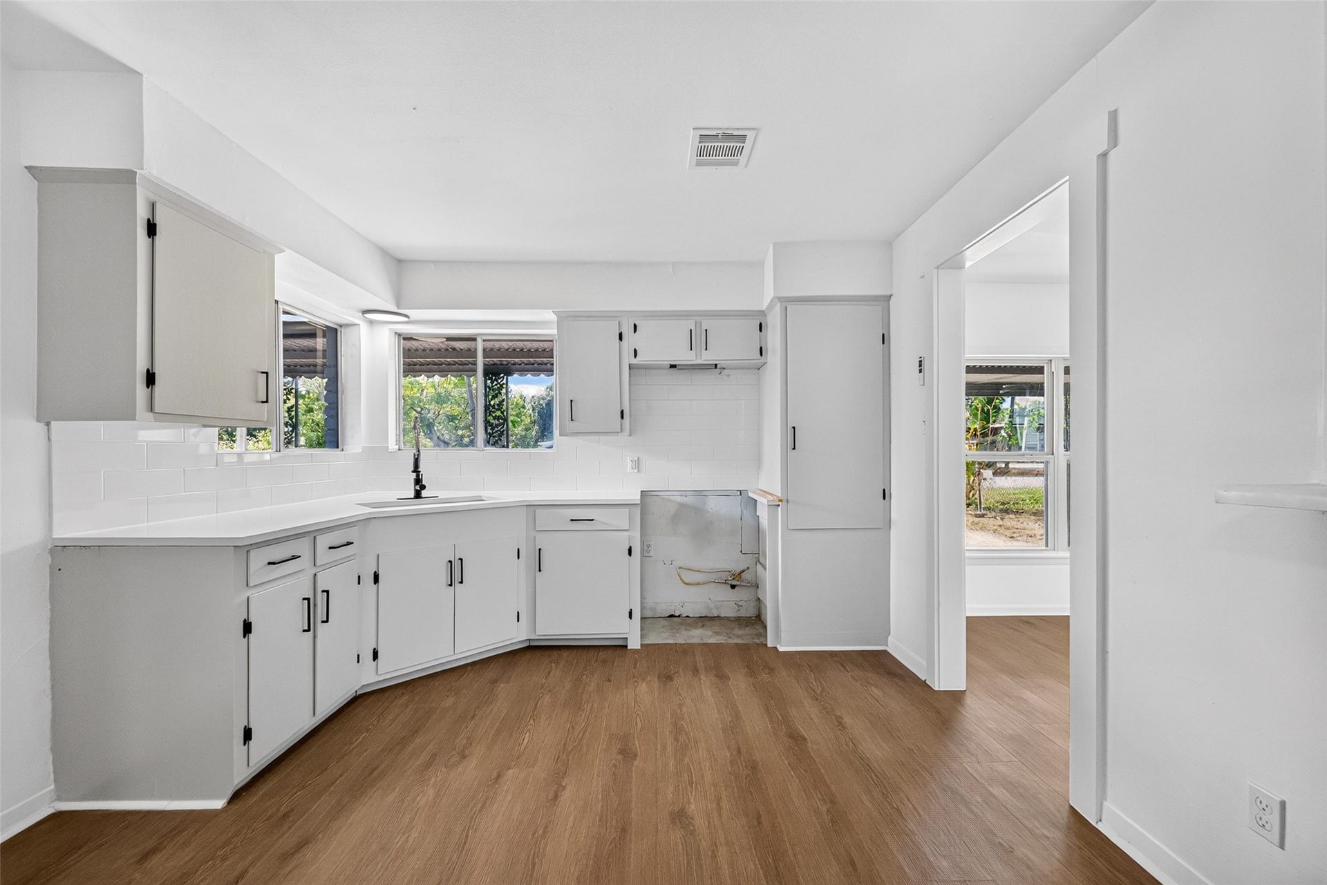 4637 Brinkley Street, Houston, TX 77051 4637 Brinkley Street, Houston, TX 77051