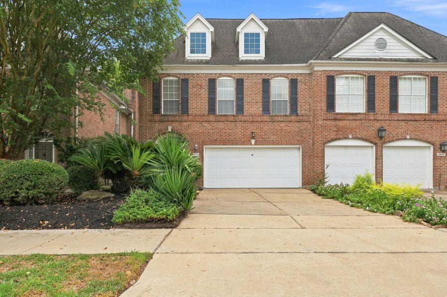 Property photo for 5571 Beverlyhill Street, Houston, TX