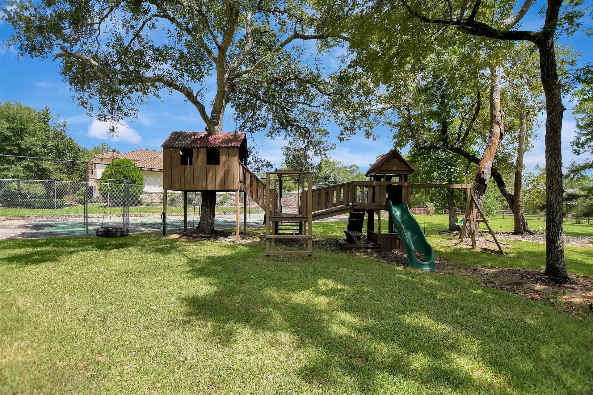20 Lakefield Boulevard, Magnolia, TX 77355 20 Lakefield Boulevard, Magnolia, TX 77355