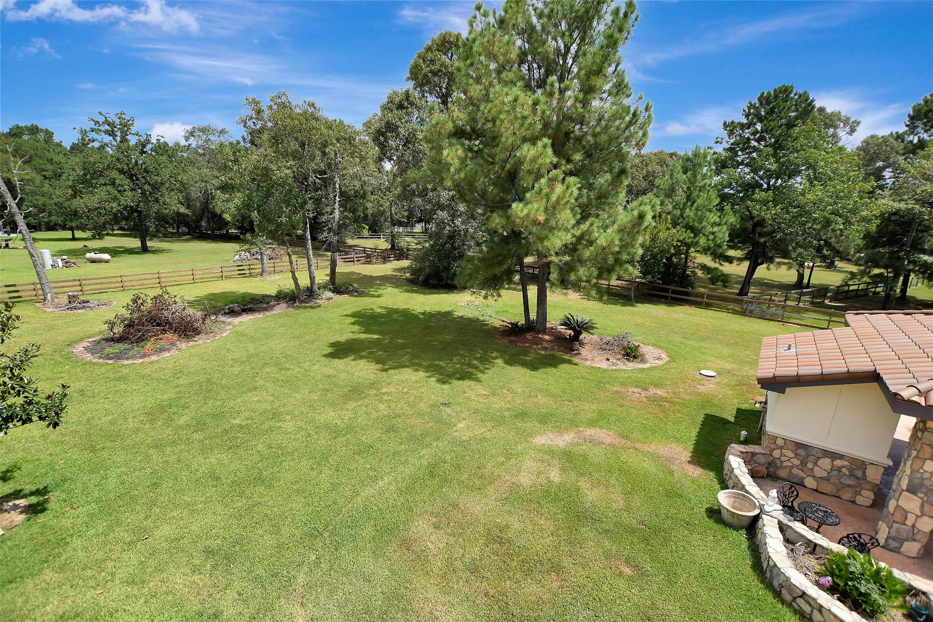 20 Lakefield Boulevard, Magnolia, TX 77355 20 Lakefield Boulevard, Magnolia, TX 77355