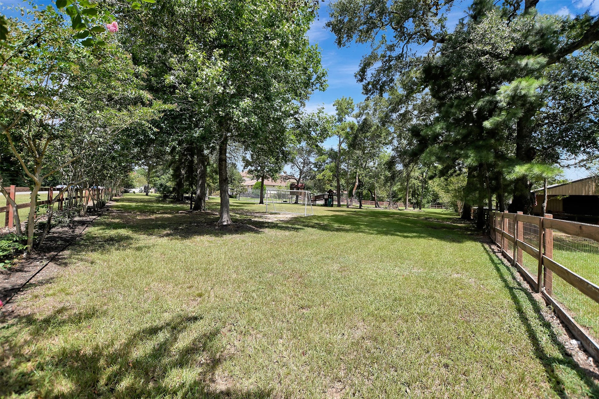 20 Lakefield Boulevard, Magnolia, TX 77355 20 Lakefield Boulevard, Magnolia, TX 77355