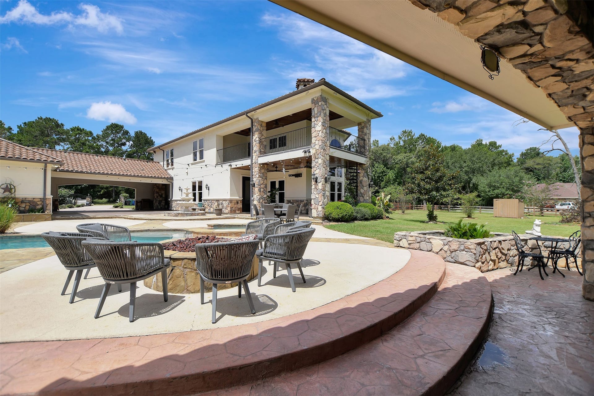 20 Lakefield Boulevard, Magnolia, TX 77355 20 Lakefield Boulevard, Magnolia, TX 77355