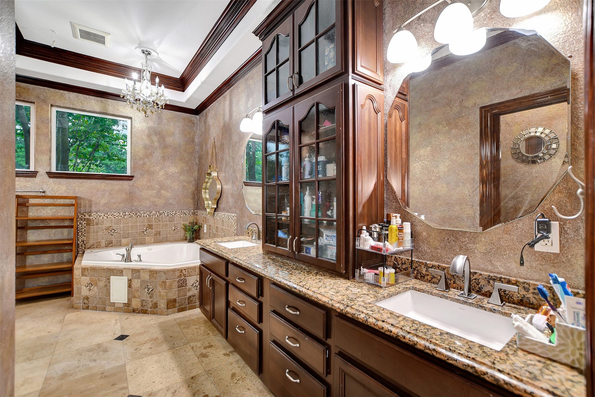20 Lakefield Boulevard, Magnolia, TX 77355 20 Lakefield Boulevard, Magnolia, TX 77355