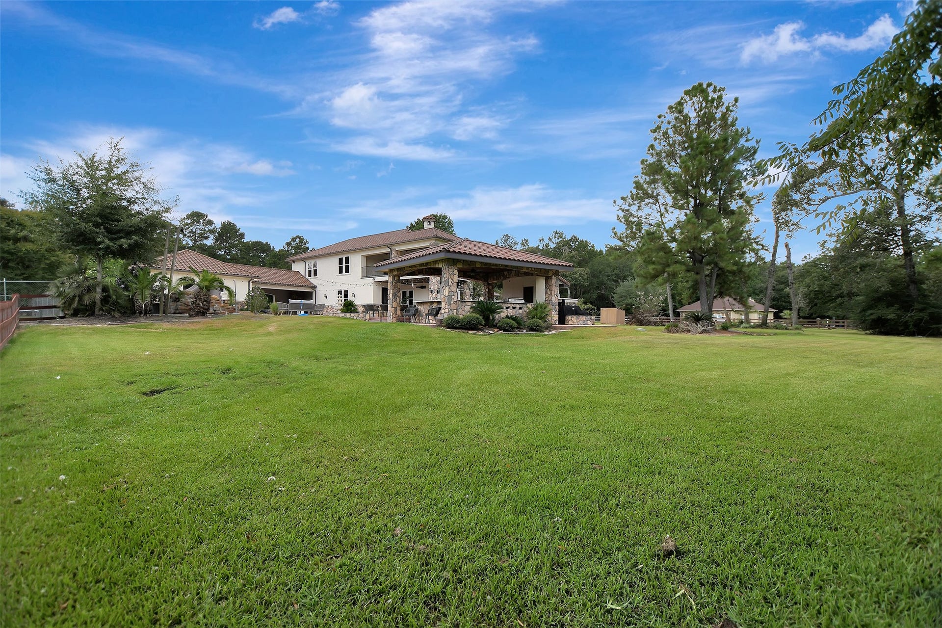 20 Lakefield Boulevard, Magnolia, TX 77355 20 Lakefield Boulevard, Magnolia, TX 77355