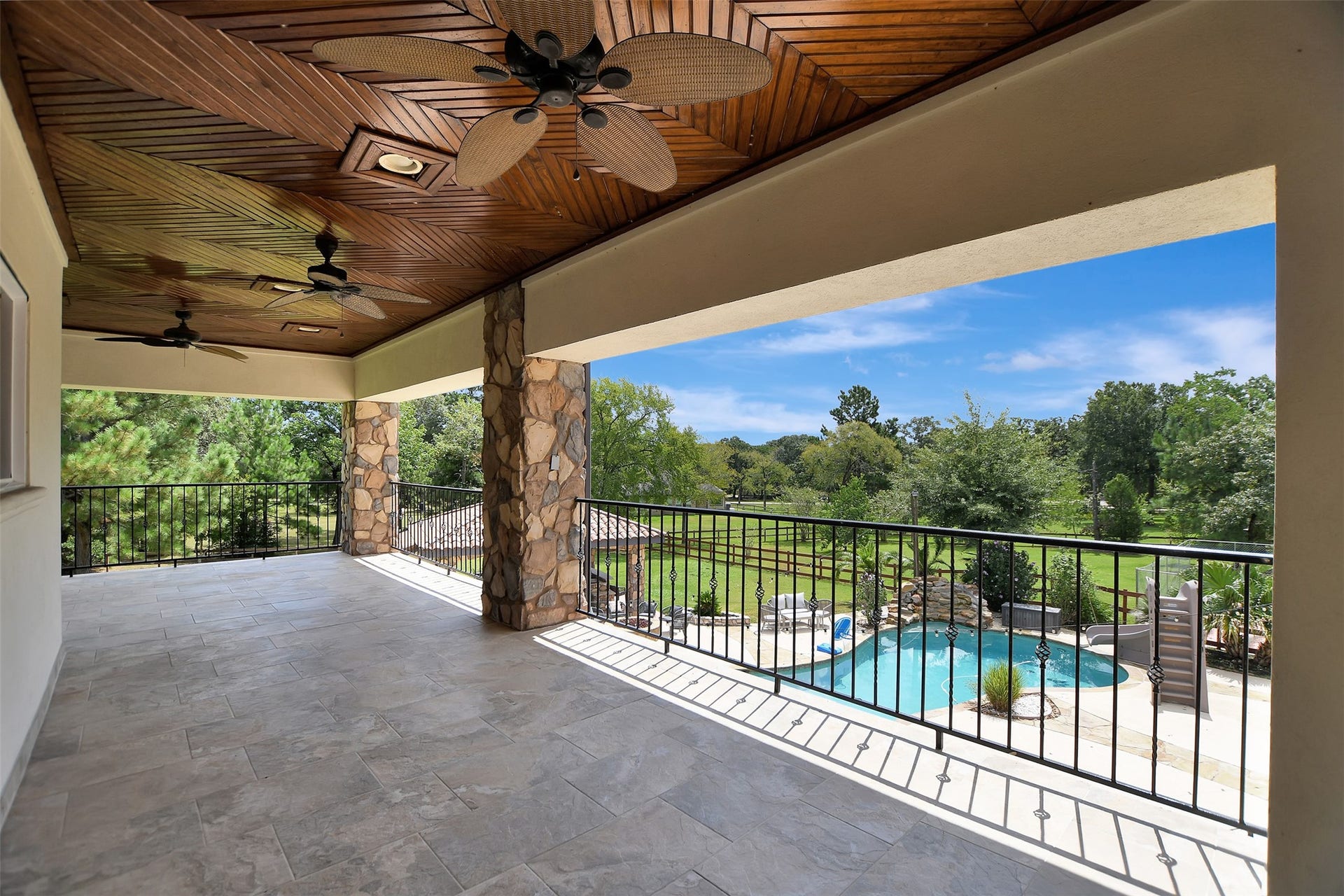 20 Lakefield Boulevard, Magnolia, TX 77355 20 Lakefield Boulevard, Magnolia, TX 77355