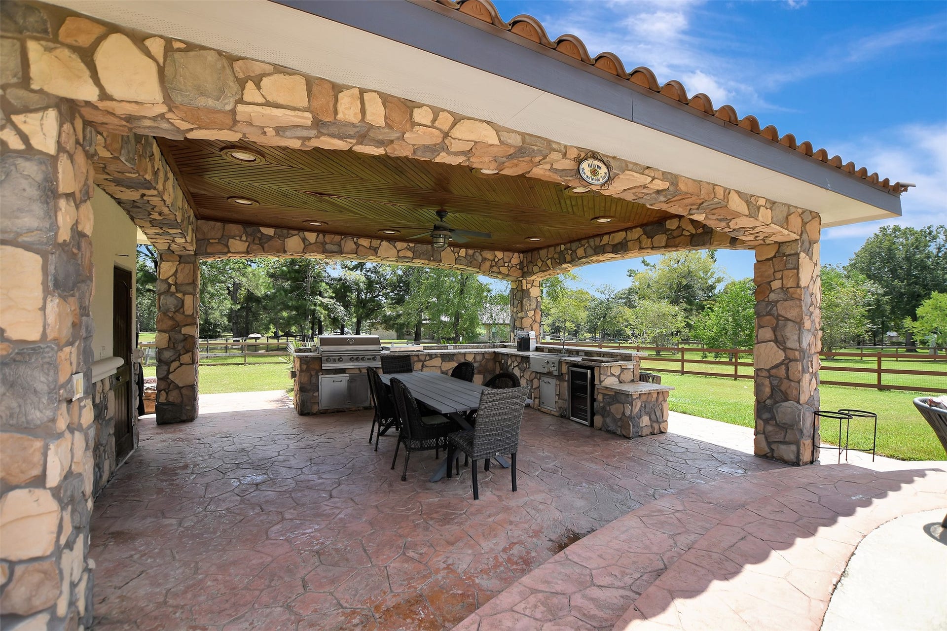 20 Lakefield Boulevard, Magnolia, TX 77355 20 Lakefield Boulevard, Magnolia, TX 77355