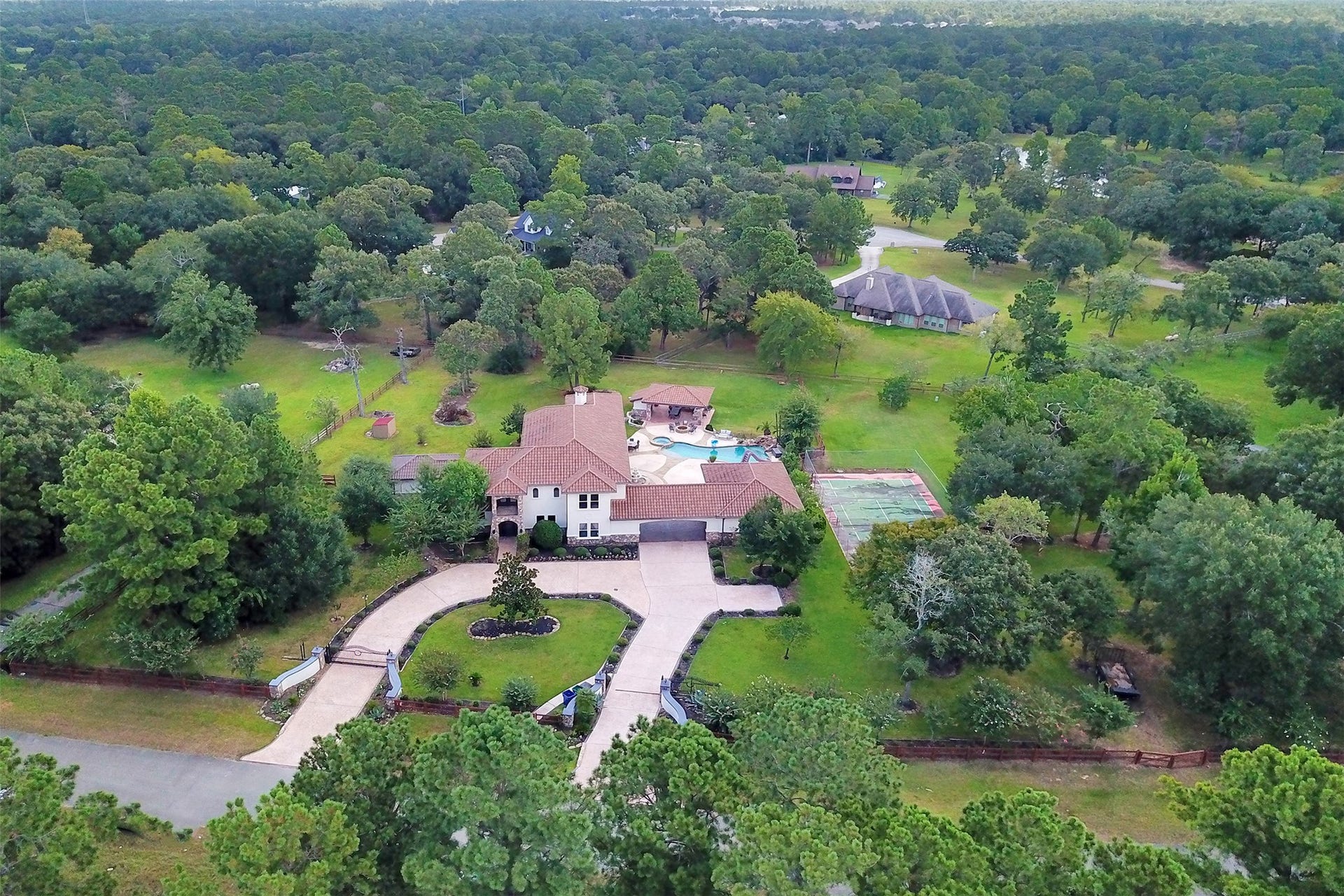 20 Lakefield Boulevard, Magnolia, TX 77355 20 Lakefield Boulevard, Magnolia, TX 77355