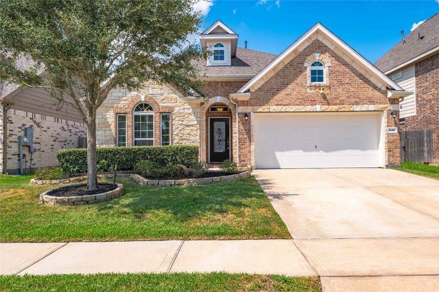 Property photo for 1849 Kenley Way, Alvin, TX