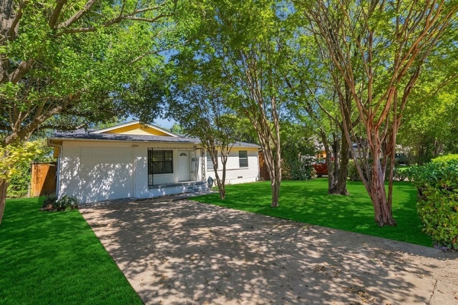 Property photo for 2527 Gross Road, Dallas, TX