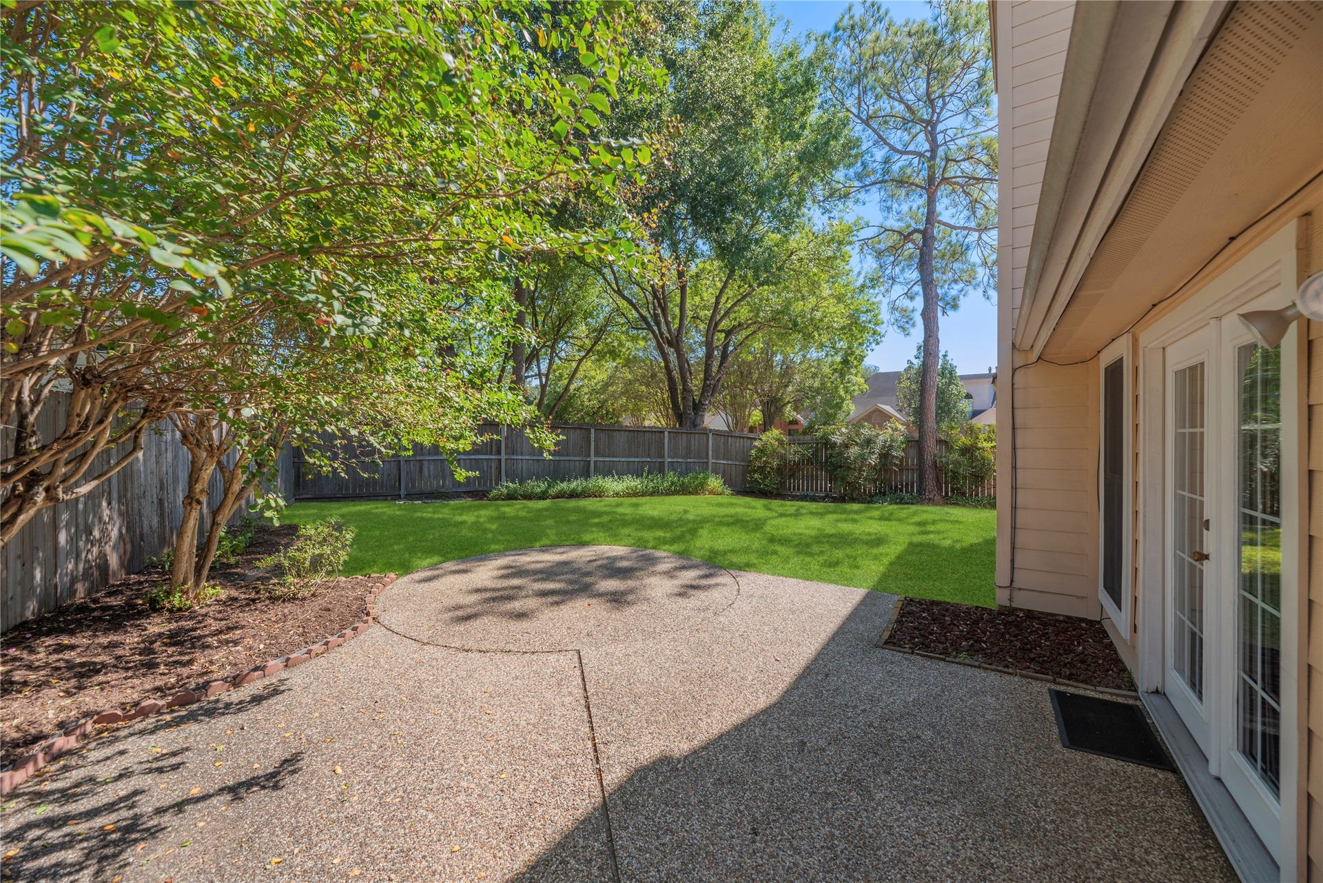 Nice patio area.