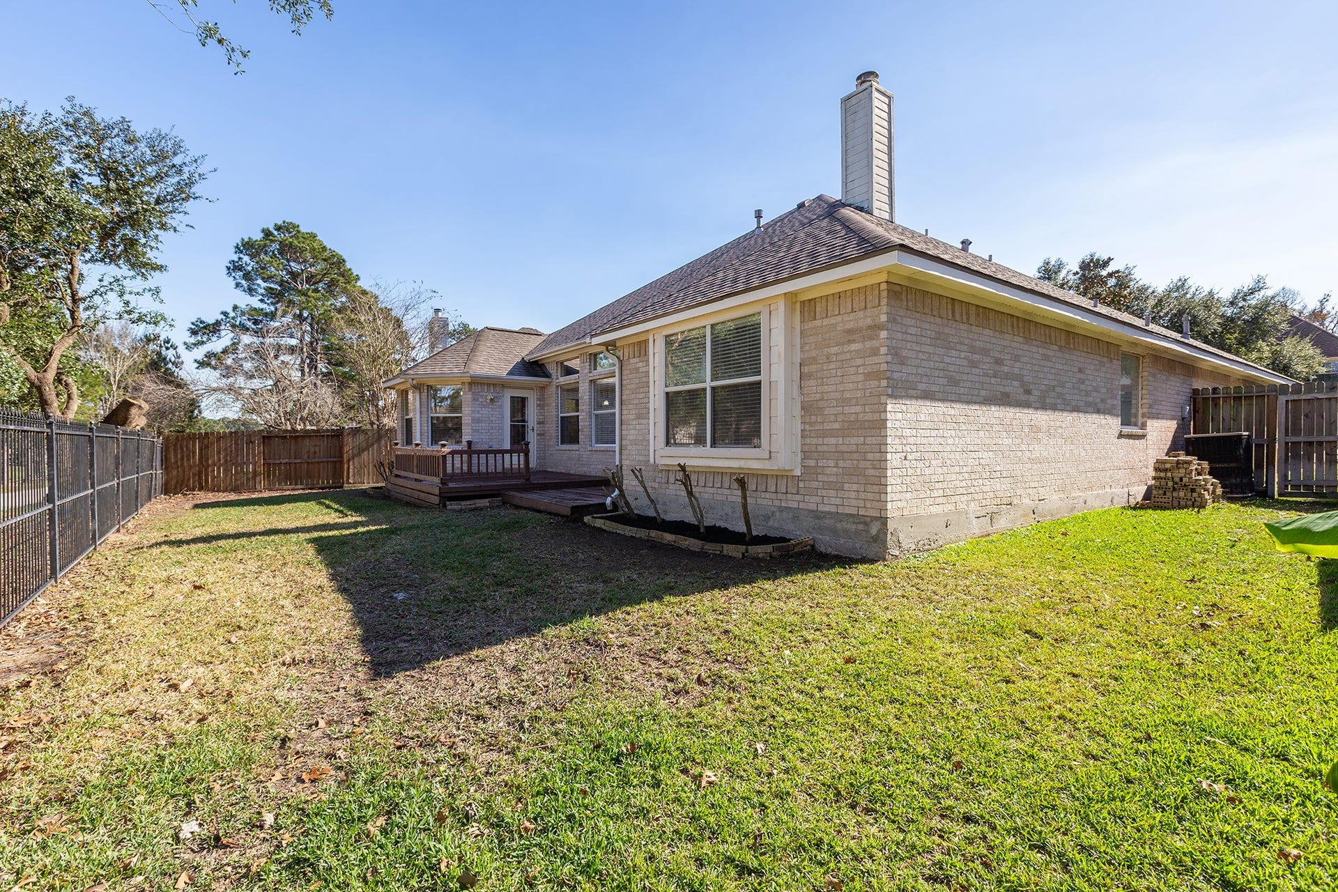 8015 Sports Haven Drive, Humble, TX 77346 8015 Sports Haven Drive, Humble, TX 77346