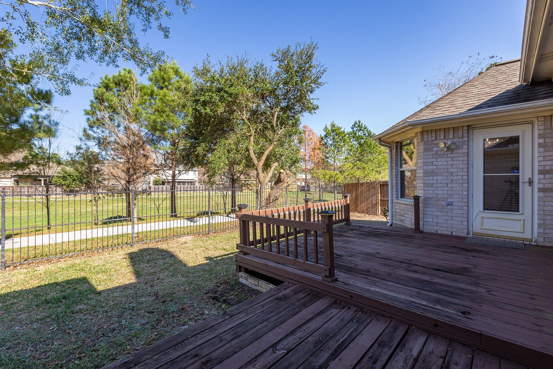 8015 Sports Haven Drive, Humble, TX 77346 8015 Sports Haven Drive, Humble, TX 77346