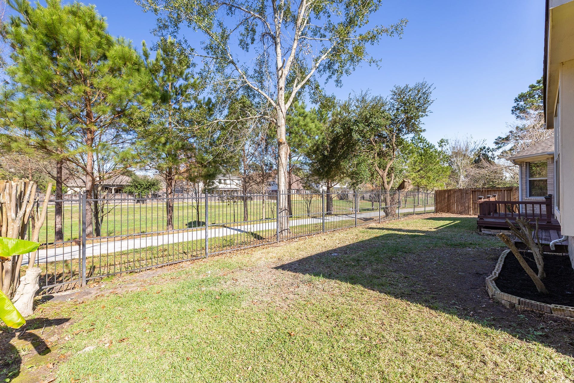 8015 Sports Haven Drive, Humble, TX 77346 8015 Sports Haven Drive, Humble, TX 77346