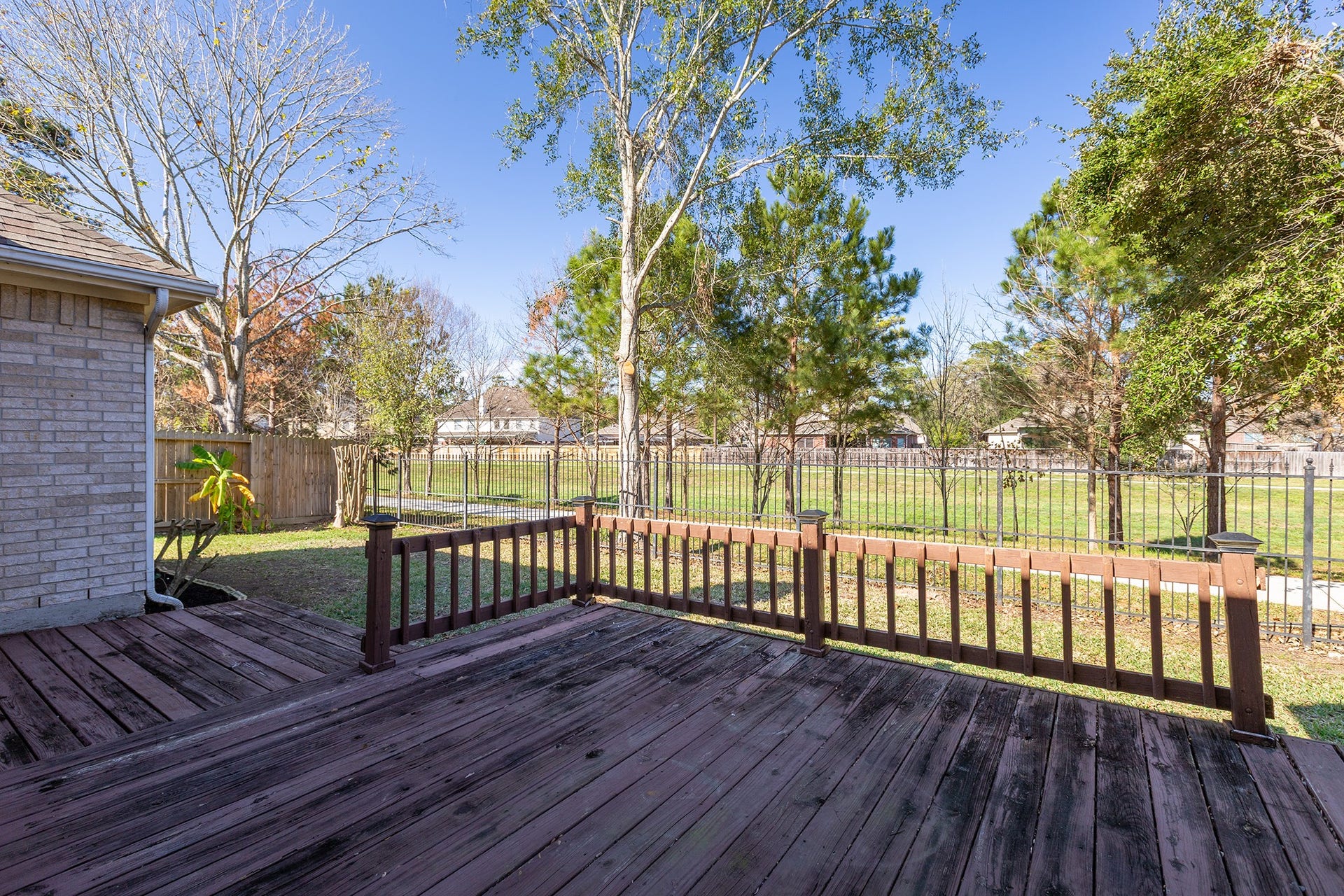 8015 Sports Haven Drive, Humble, TX 77346 8015 Sports Haven Drive, Humble, TX 77346
