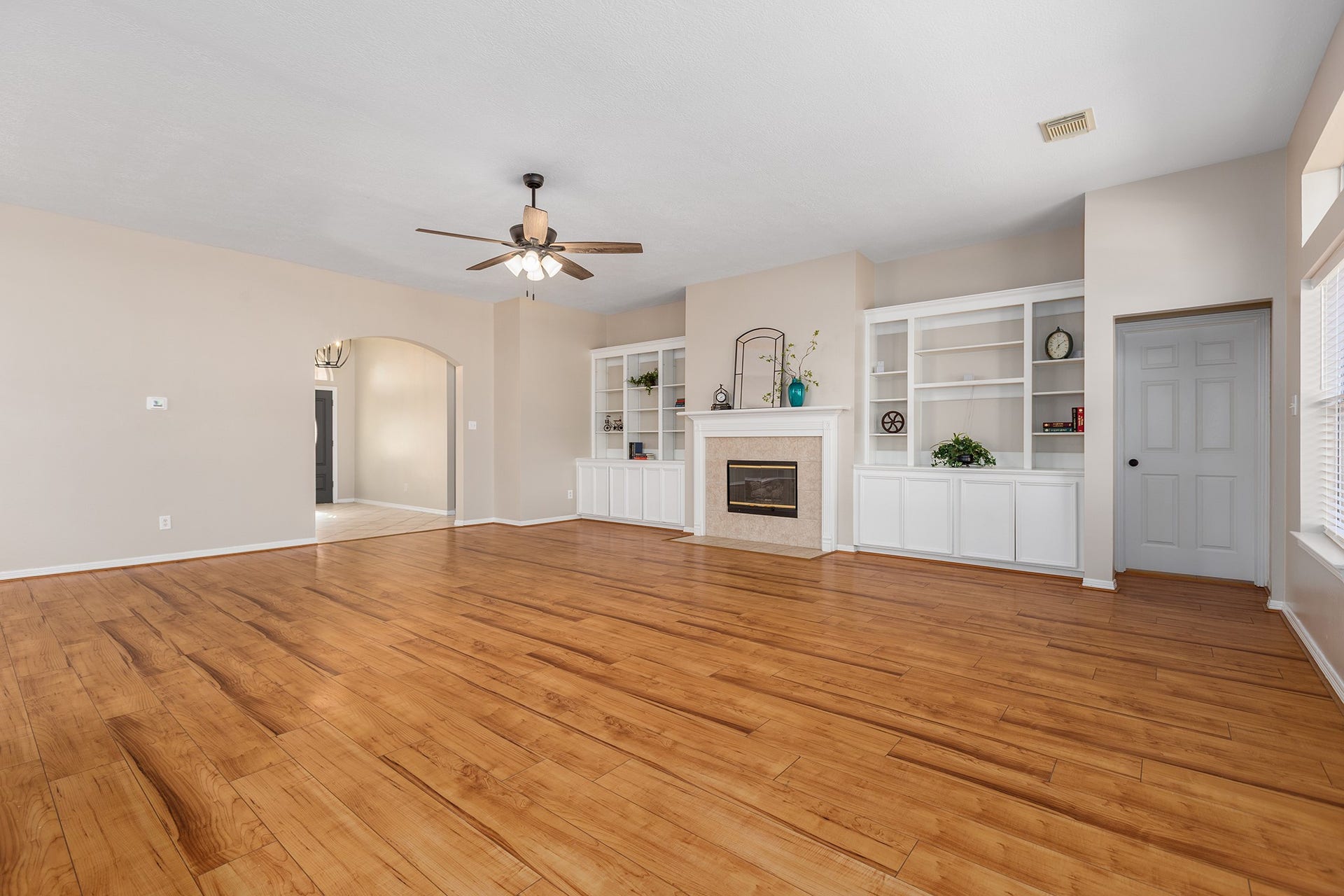 8015 Sports Haven Drive, Humble, TX 77346 8015 Sports Haven Drive, Humble, TX 77346