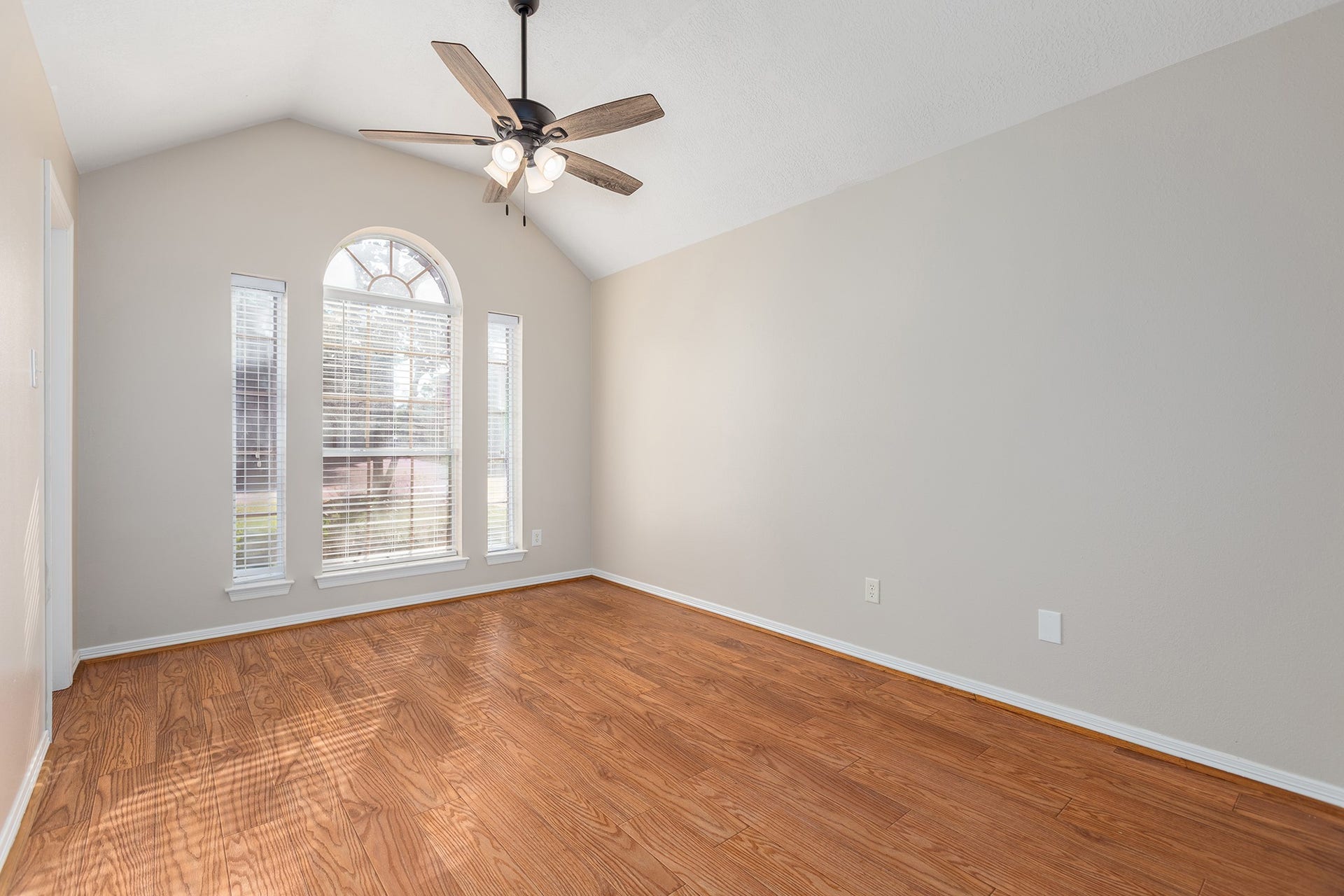 8015 Sports Haven Drive, Humble, TX 77346 8015 Sports Haven Drive, Humble, TX 77346