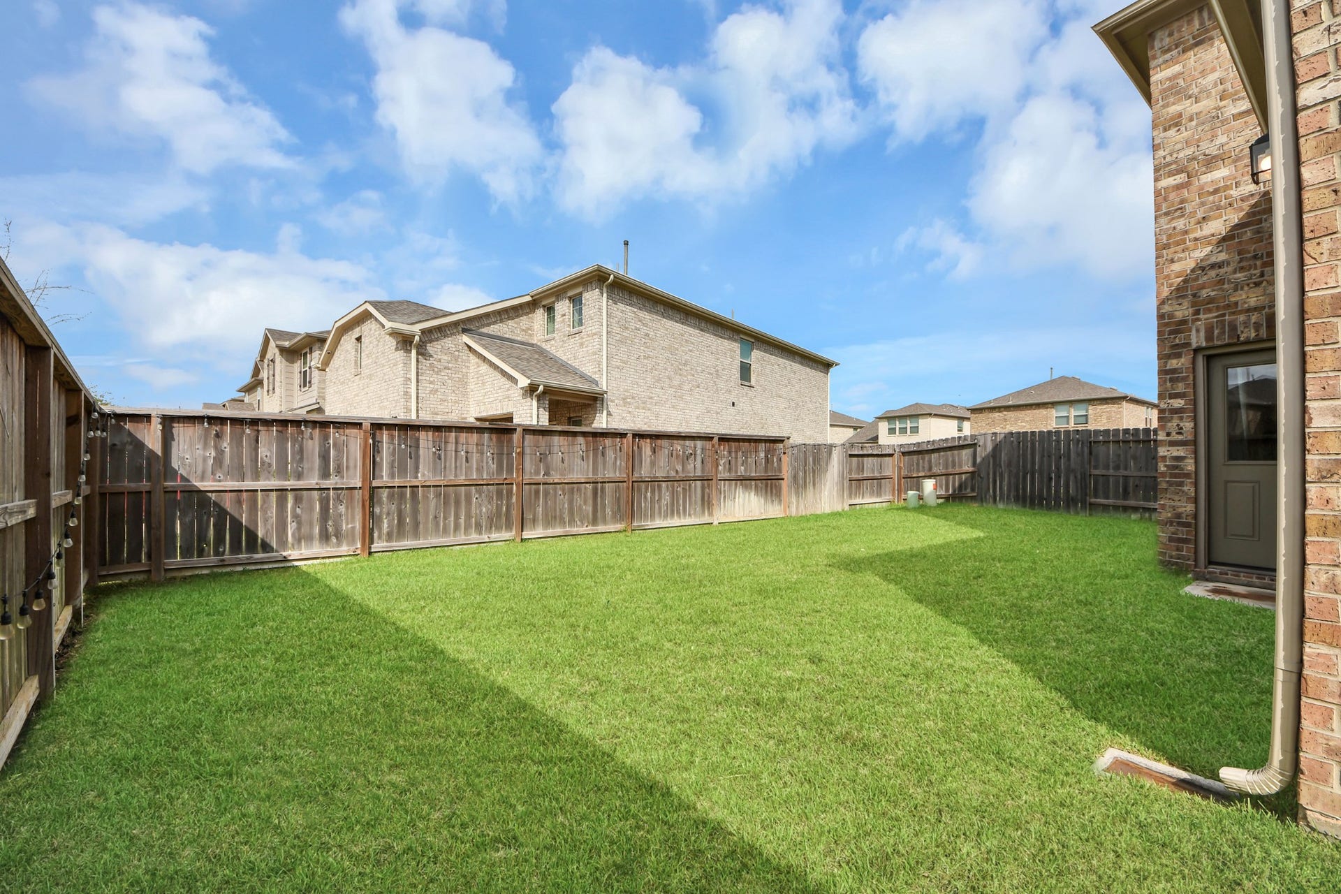 1055 Greenshank Drive, Katy, TX 77493 Great yard, yard maintenance included