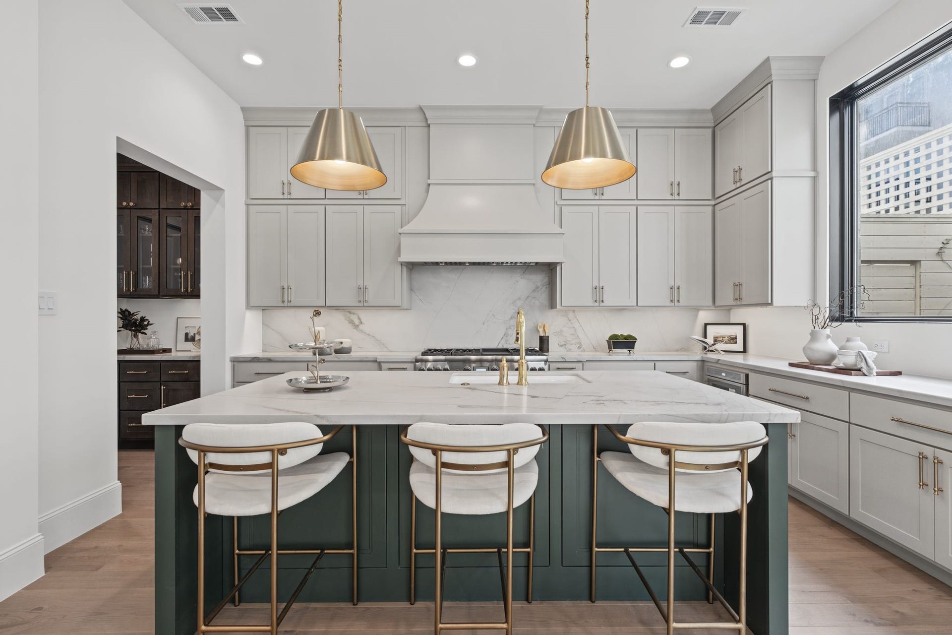 25 Wentworth Gate Path, Houston, TX 77027 25 Wentworth Gate Path, Houston, TX 77027