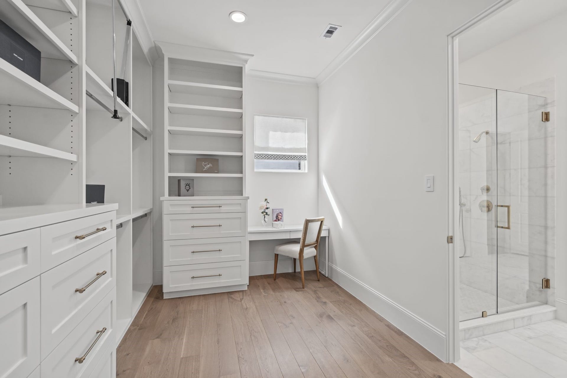 25 Wentworth Gate Path, Houston, TX 77027 25 Wentworth Gate Path, Houston, TX 77027