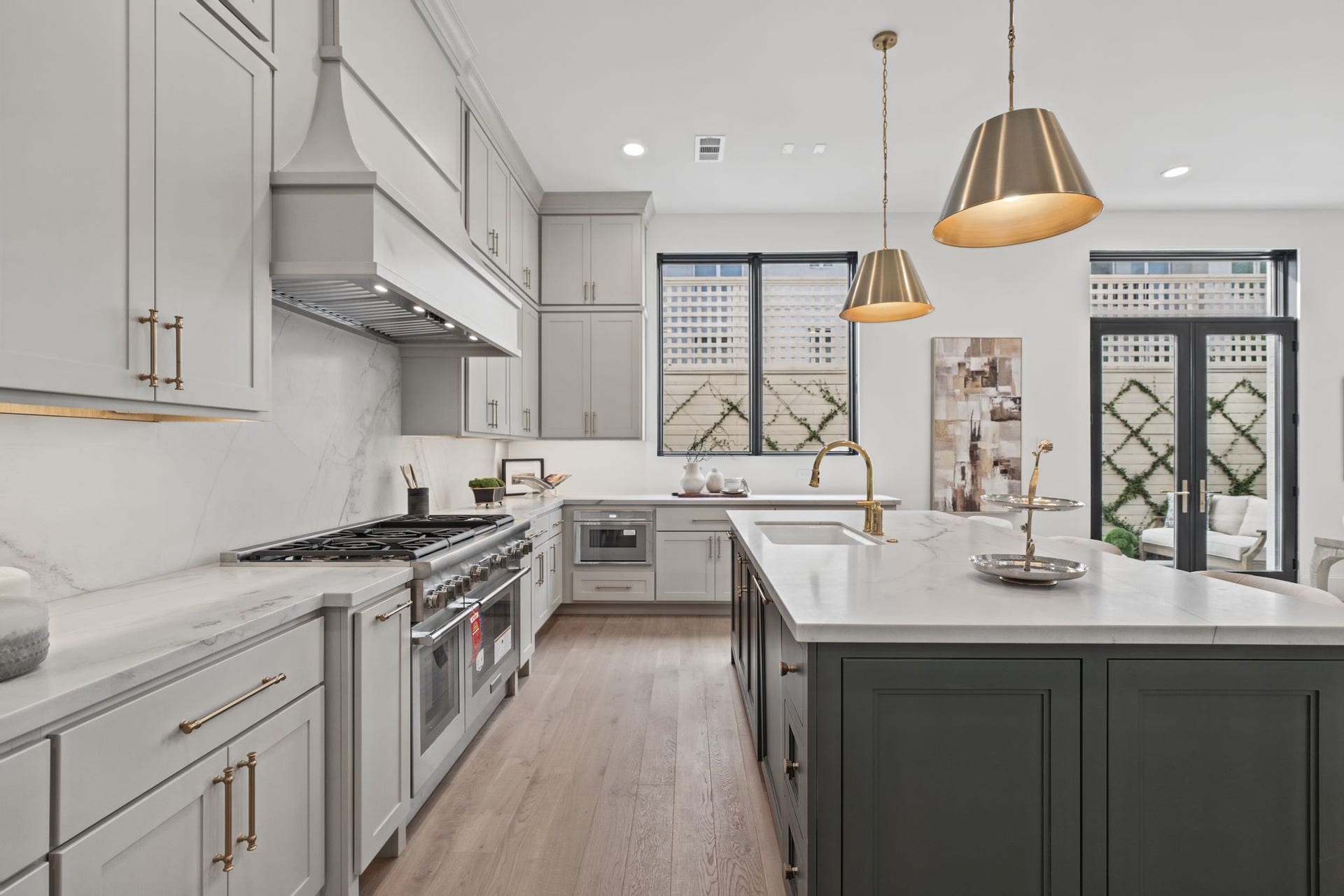 25 Wentworth Gate Path, Houston, TX 77027 25 Wentworth Gate Path, Houston, TX 77027