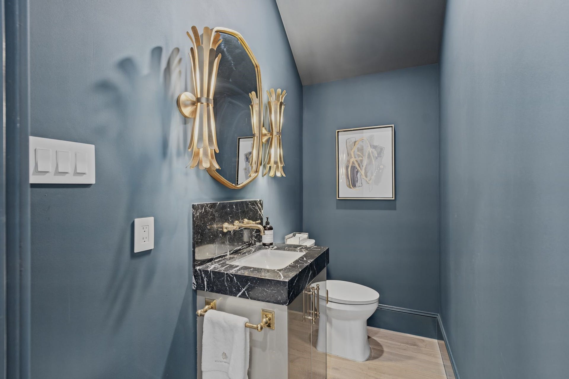 25 Wentworth Gate Path, Houston, TX 77027 25 Wentworth Gate Path, Houston, TX 77027