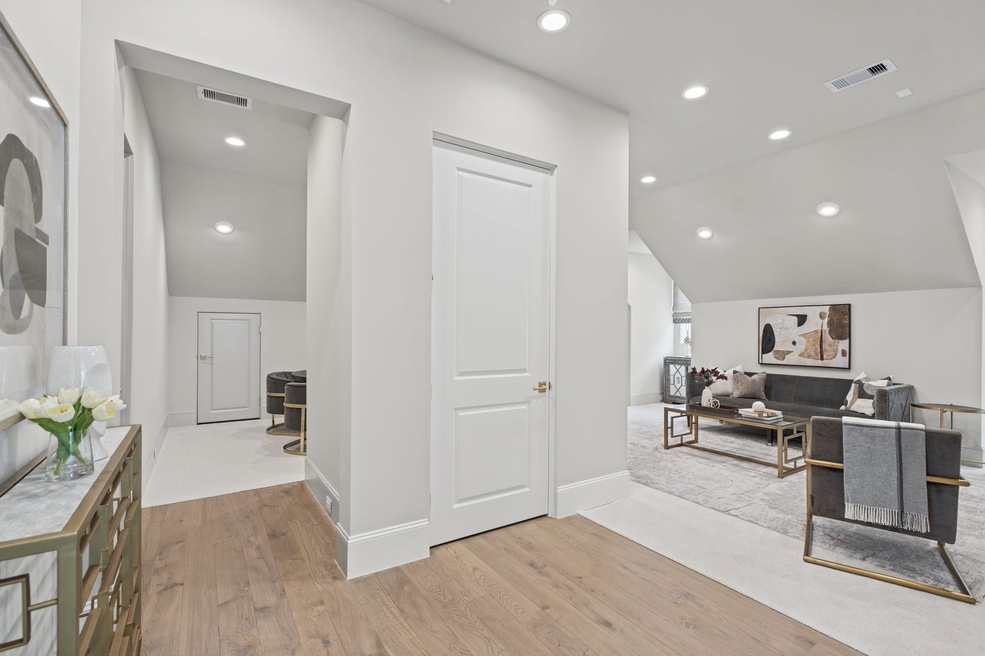 25 Wentworth Gate Path, Houston, TX 77027 25 Wentworth Gate Path, Houston, TX 77027