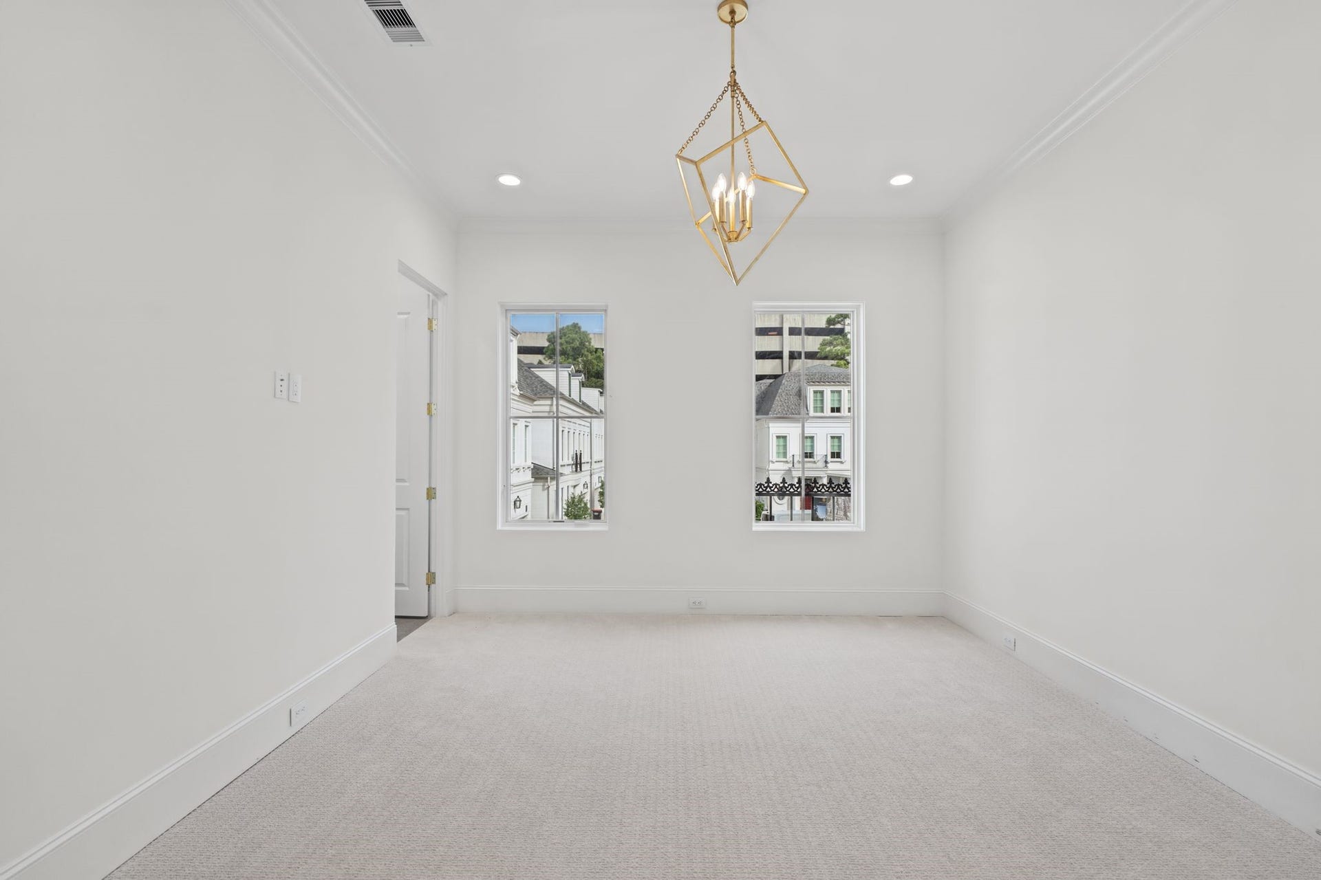 25 Wentworth Gate Path, Houston, TX 77027 25 Wentworth Gate Path, Houston, TX 77027