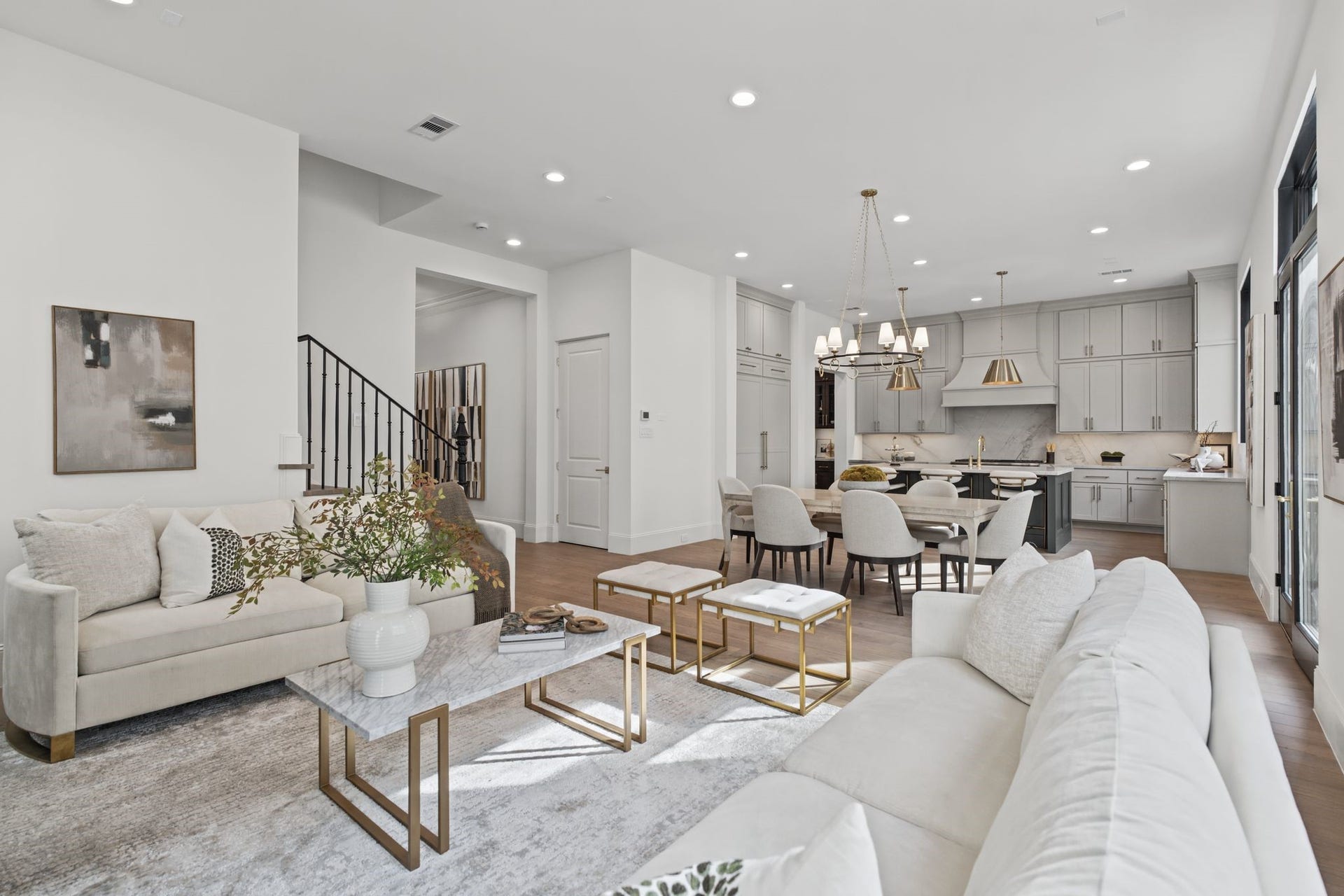 25 Wentworth Gate Path, Houston, TX 77027 25 Wentworth Gate Path, Houston, TX 77027