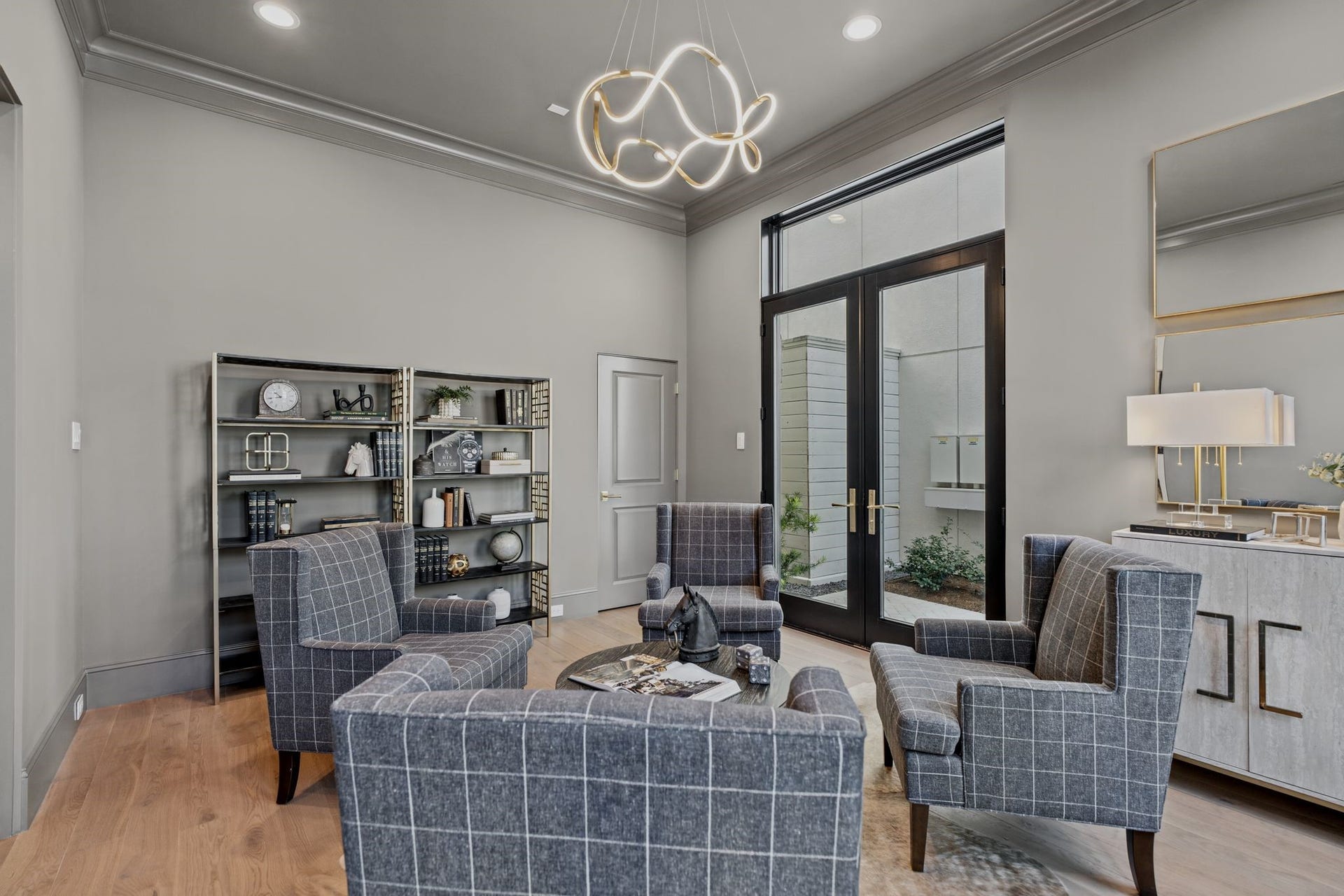 25 Wentworth Gate Path, Houston, TX 77027 25 Wentworth Gate Path, Houston, TX 77027