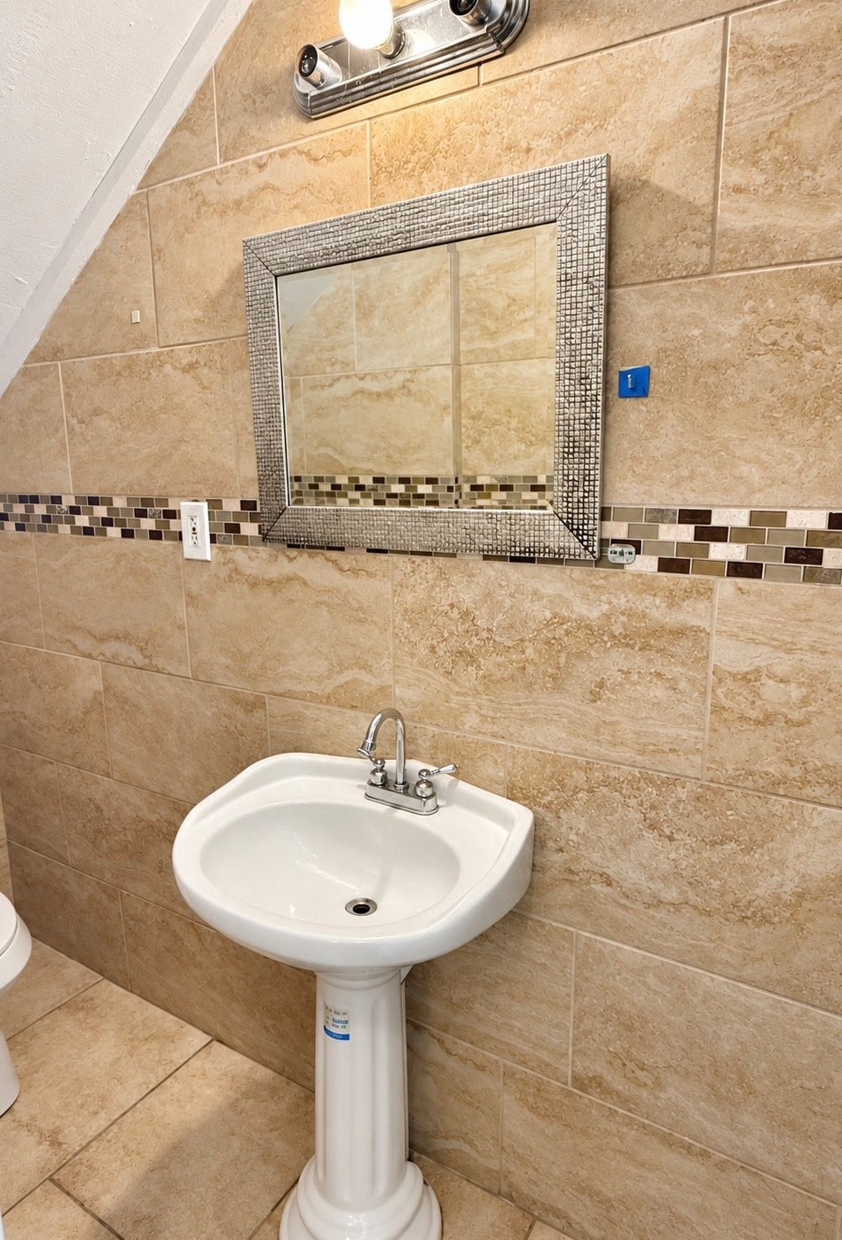 600 S Allen Genoa Road, #A3, South Houston, TX 77587 downstairs bathroom