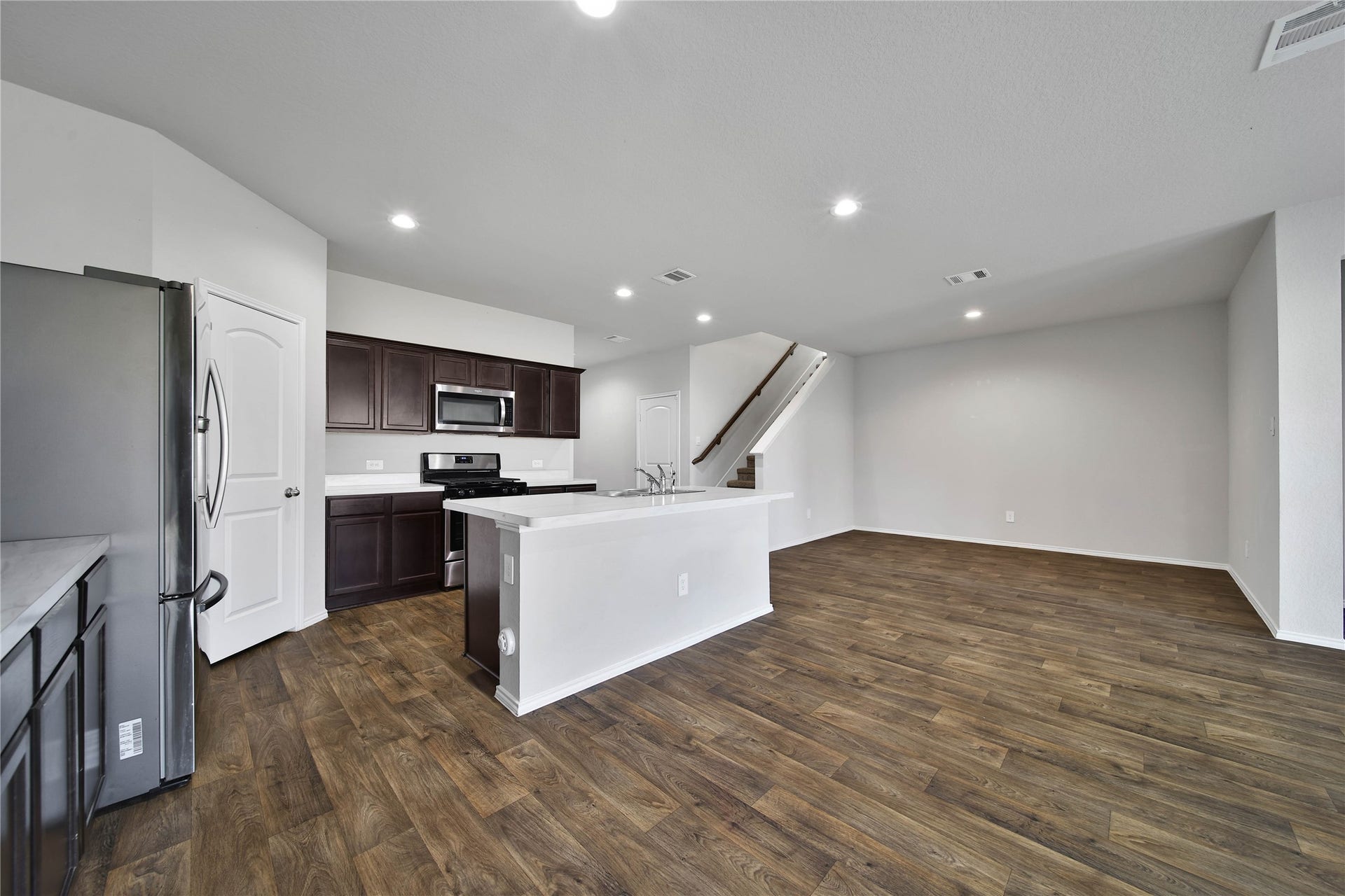 21323 Pine Mill Drive, New Caney, TX 77357 21323 Pine Mill Drive, New Caney, TX 77357