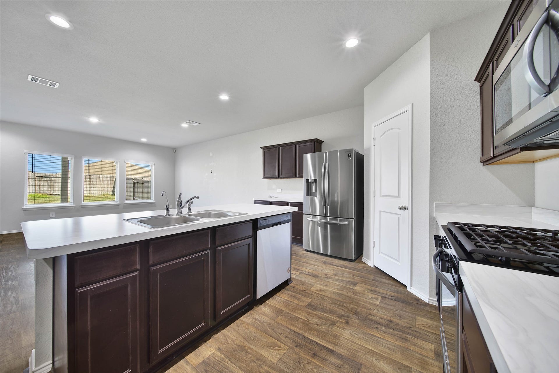 21323 Pine Mill Drive, New Caney, TX 77357 21323 Pine Mill Drive, New Caney, TX 77357