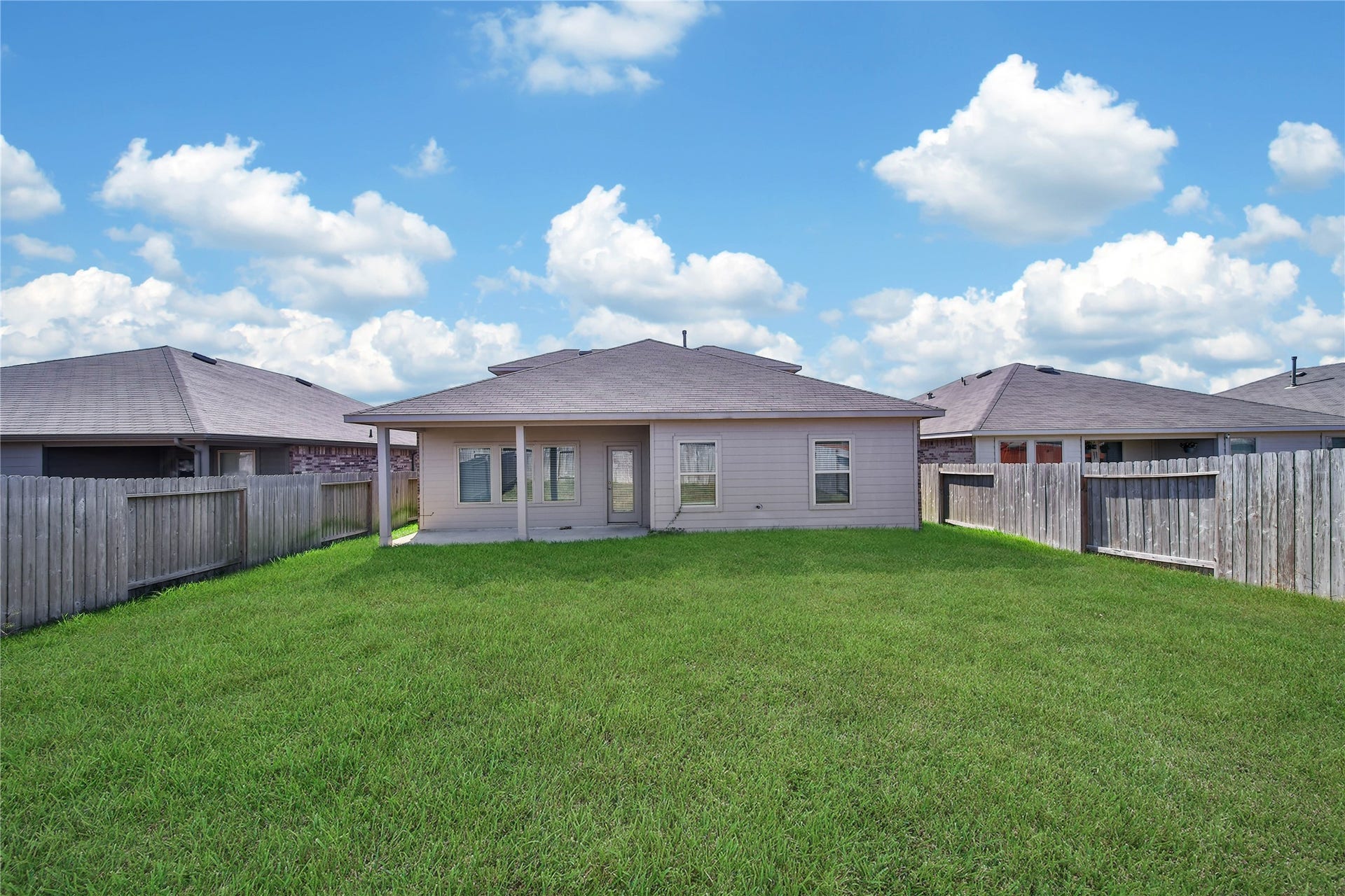 21323 Pine Mill Drive, New Caney, TX 77357 21323 Pine Mill Drive, New Caney, TX 77357