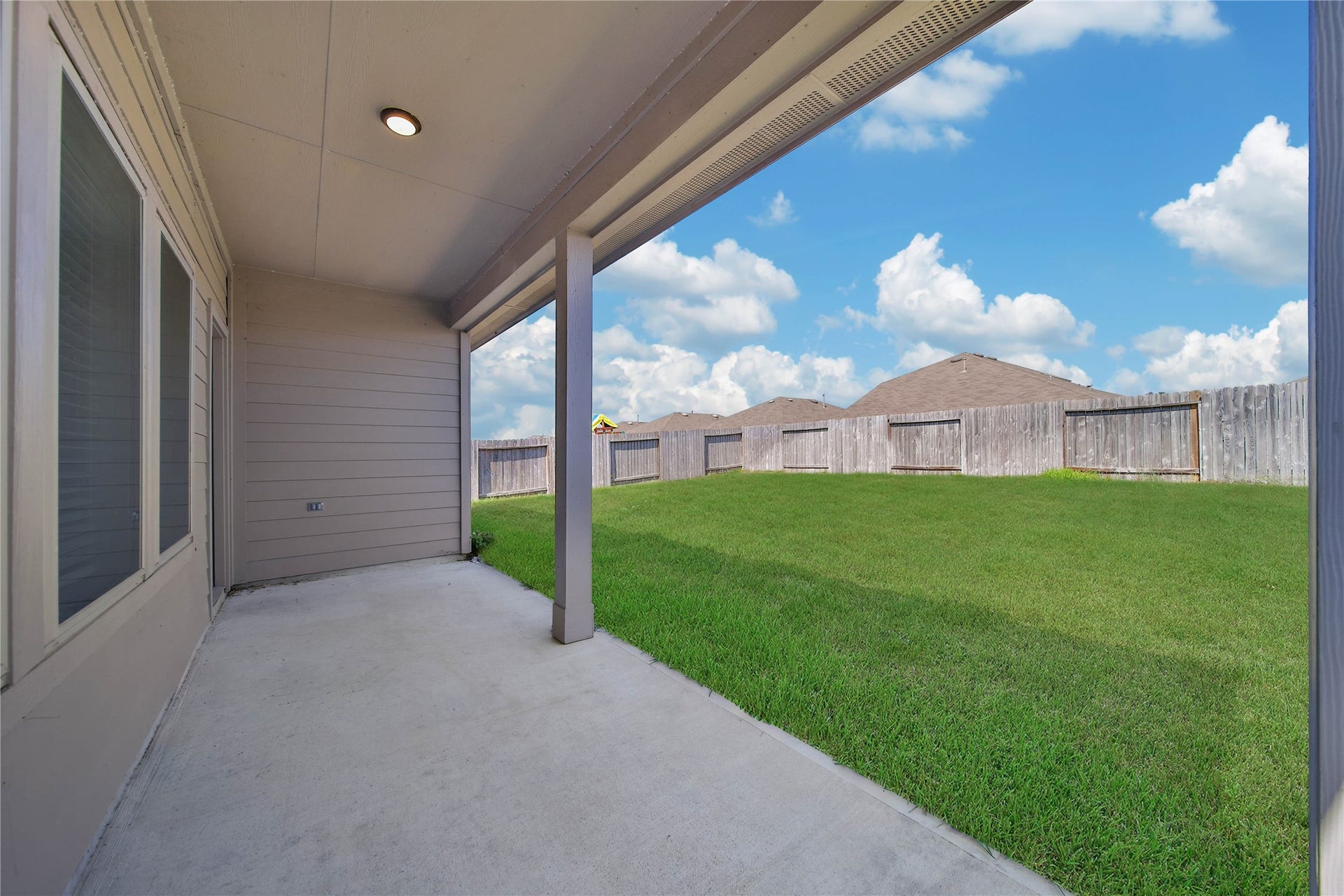 21323 Pine Mill Drive, New Caney, TX 77357 21323 Pine Mill Drive, New Caney, TX 77357
