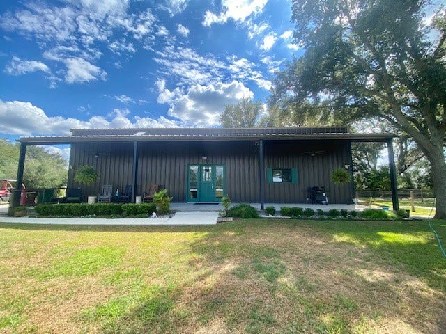 7834 County Road 255, Damon, TX 77430 This is home, no need to look any further. The workmanship of this barndominium is superior to what you will find anywhere nearby.